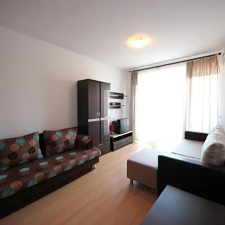 Sunny Day 6 - Menada Slantschew brjag