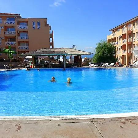 Sunny Day 6 - Menada