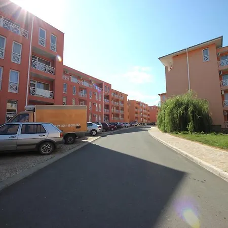 Sunny Day 6 - Menada * Slantchev Briag