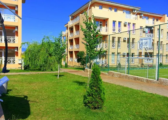 Sunny Day 6 - Menada *